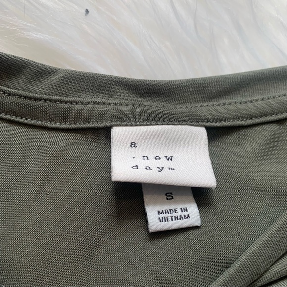A new day Olive Green Flutter Tshirt Top Blouse Size Small - Picture 4 of 4